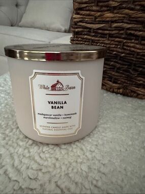 Bath & Body Works 3 Wick Candle Vanilla Bean